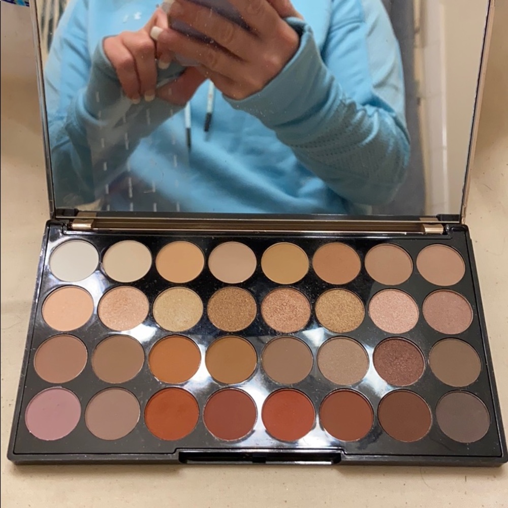 Revolution eye shadow palette